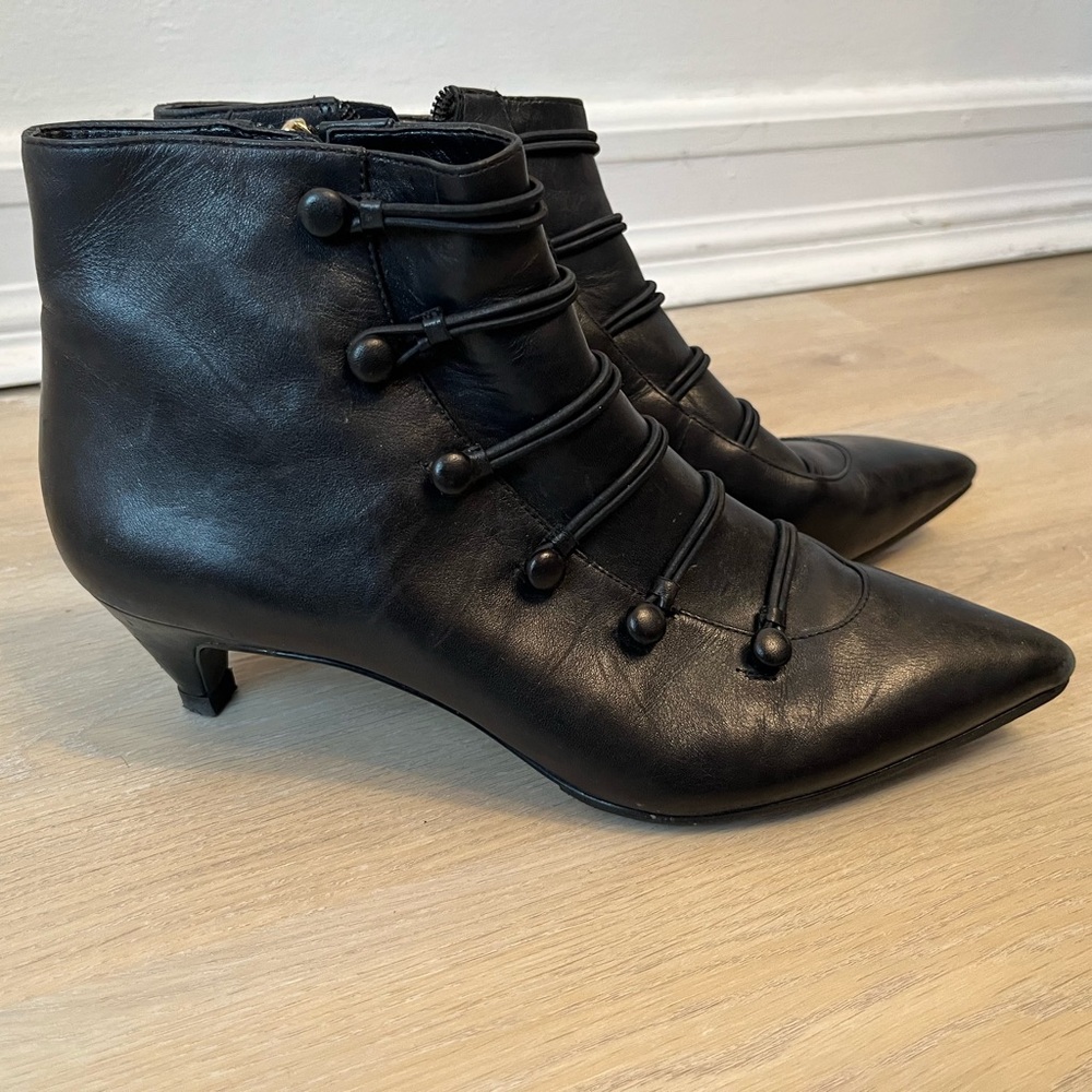 Nine West Vintage style Cottagecore Western Leather Booties